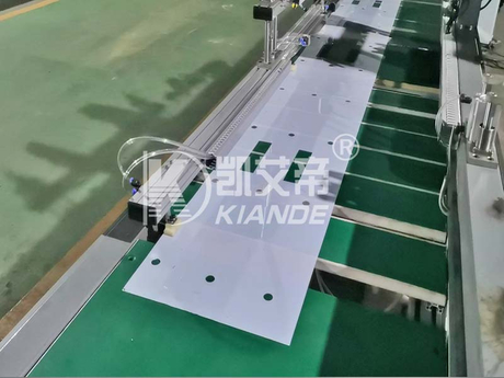  Machine de pliage et de découpe de film Mylar 