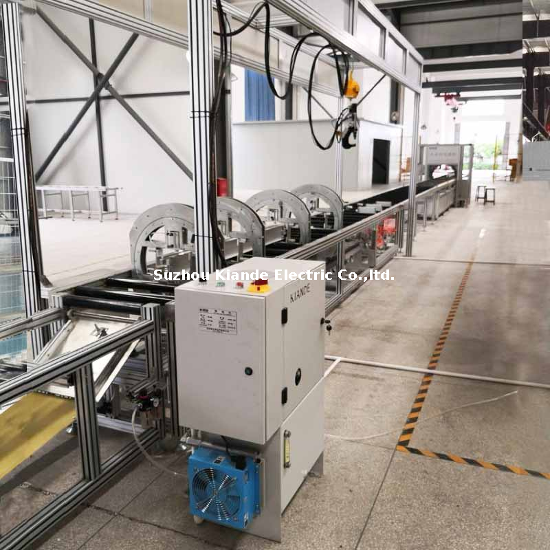 Machine de rivetage auto-perçante en Chine pour l'assemblage de profilés en aluminium de conduit de bus