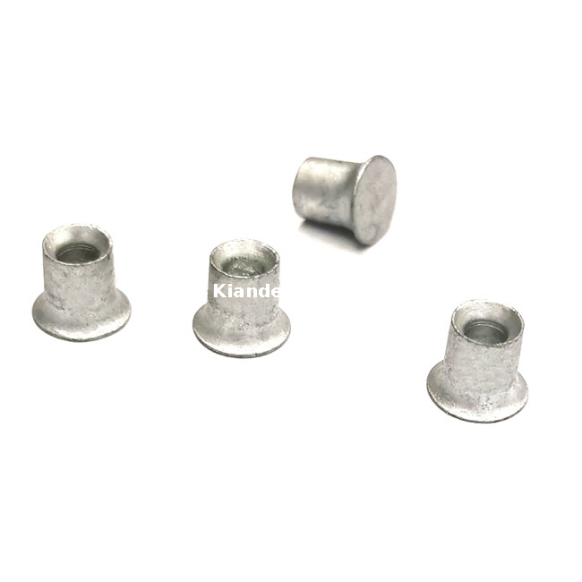 Rivet à tête ronde d'une longueur de 8 mm pour le clinchage des profils de barres omnibus