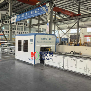 Machine de traitement automatique de profilés en aluminium