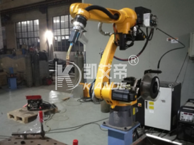 Robot de soudage industriel