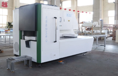 Machine de traitement d'&eacute;clisse en cuivre